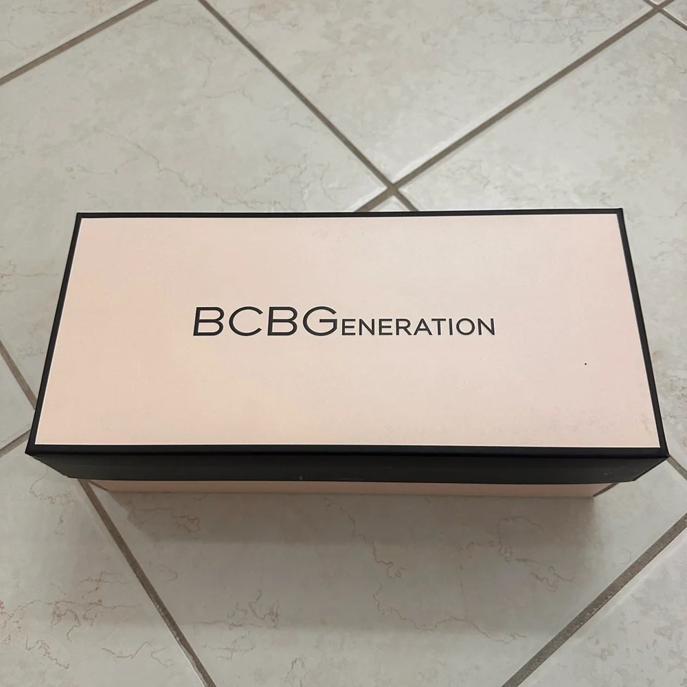 NEW BCBG Women's Gold Textured Mules - Picture 13 of 13